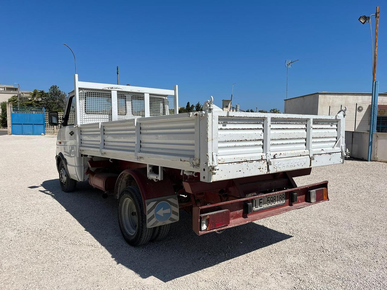 IVECO DAILY 35-8 TRI-RIBALTABILE