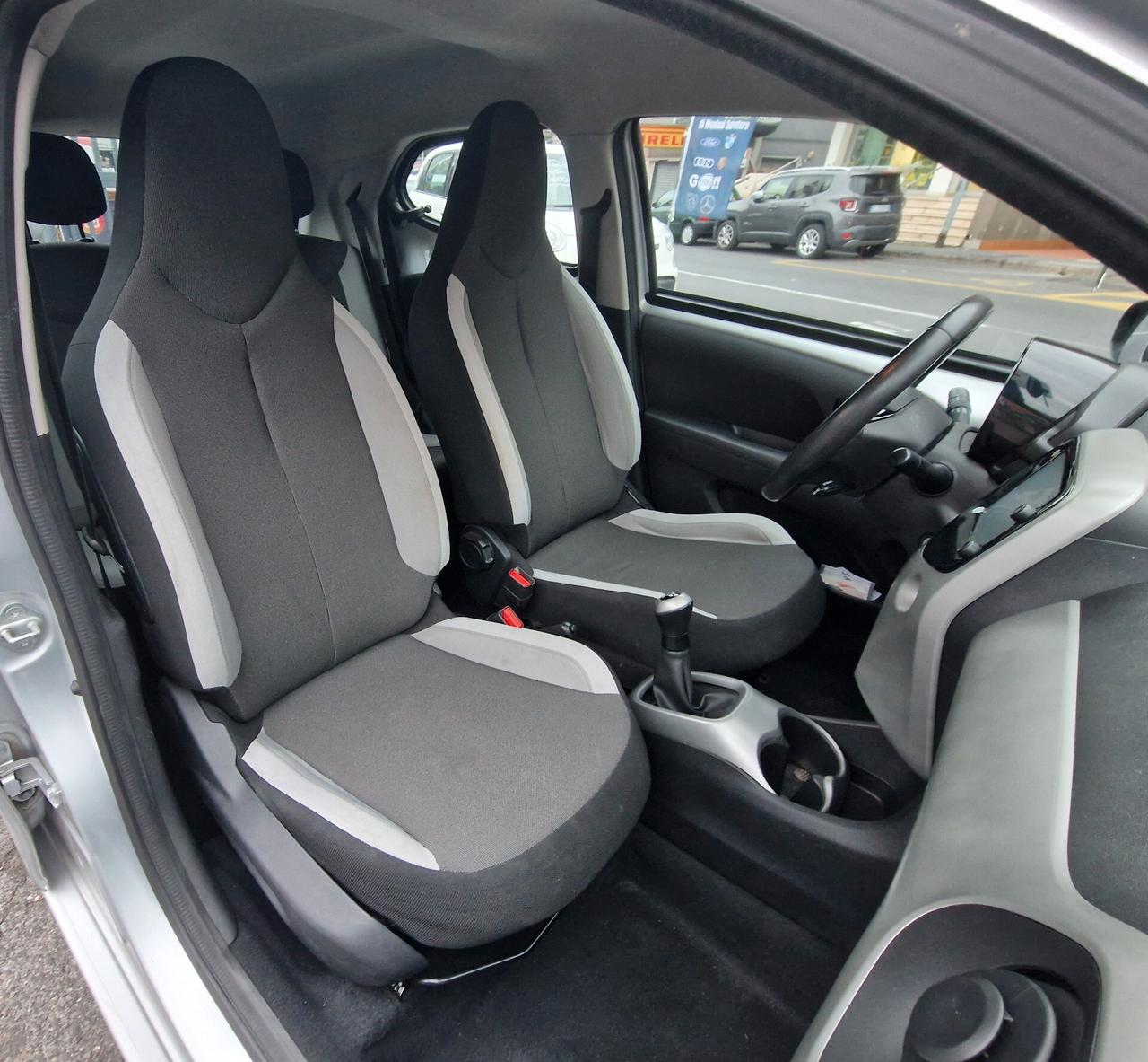 Toyota Aygo 1.0 VVT-i 69 CV 5 porte x-play