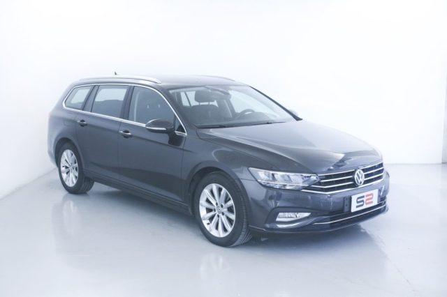 VOLKSWAGEN Passat Variant 2.0 TDI SCR EVO DSG Business Fari LED