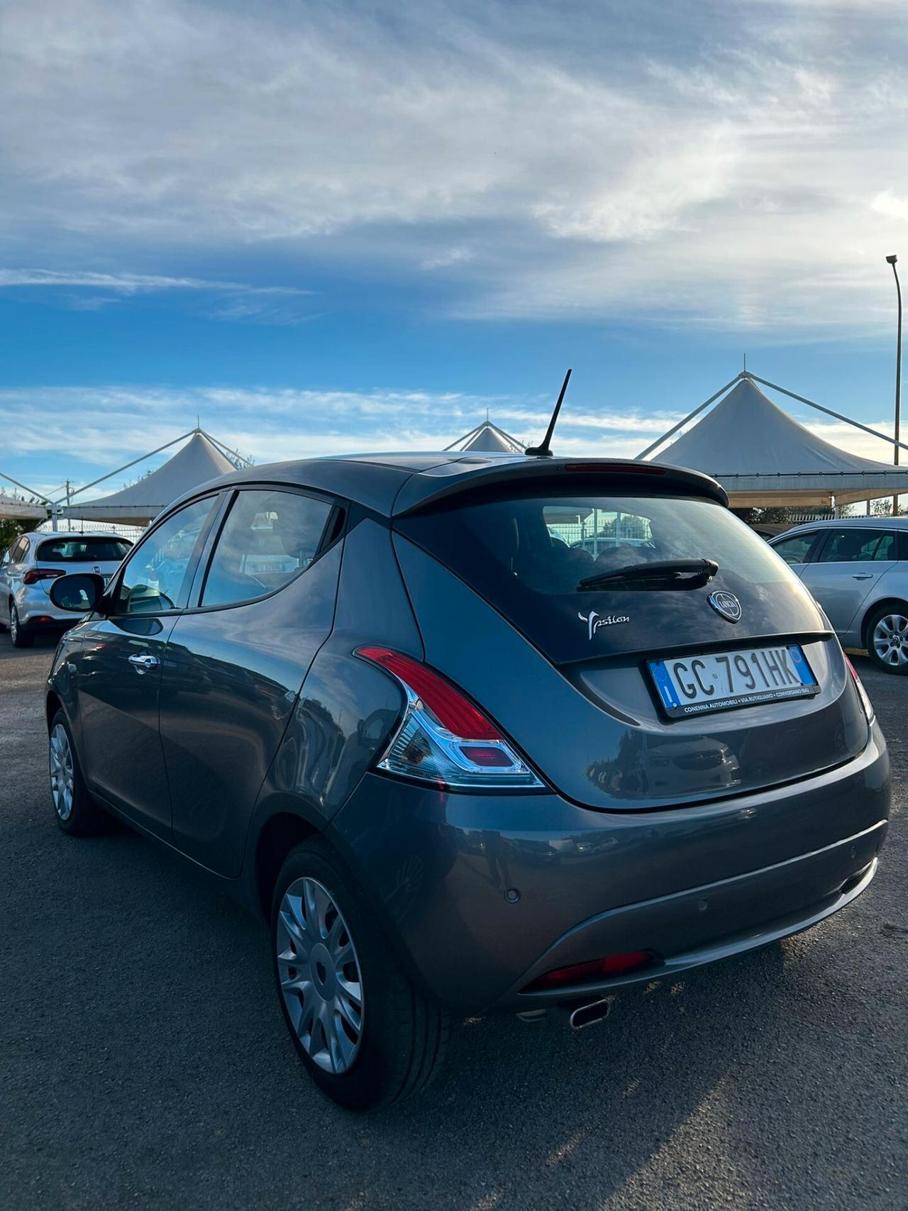 Lancia Ypsilon 1.2 69 CV 5 porte S&S Platinum