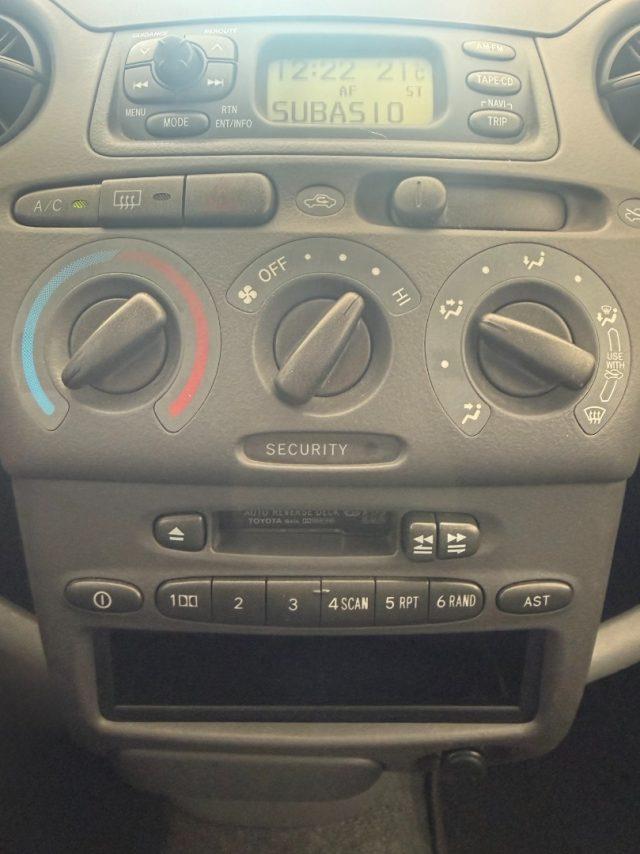 TOYOTA Yaris 1.0i 16V cat 3 porte Sol