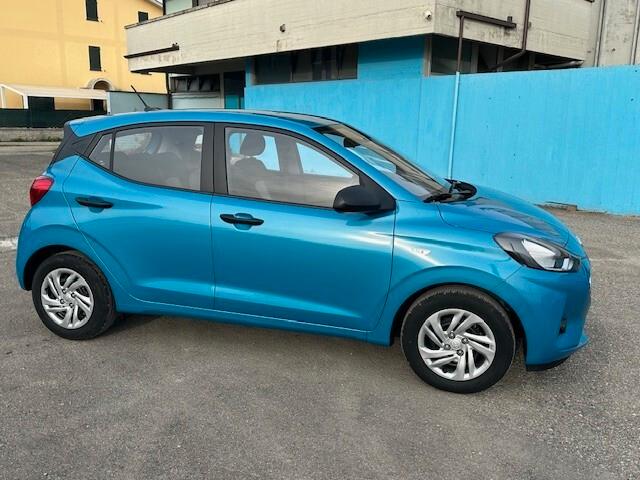 Hyundai i10 1.0 benzina neopatentati