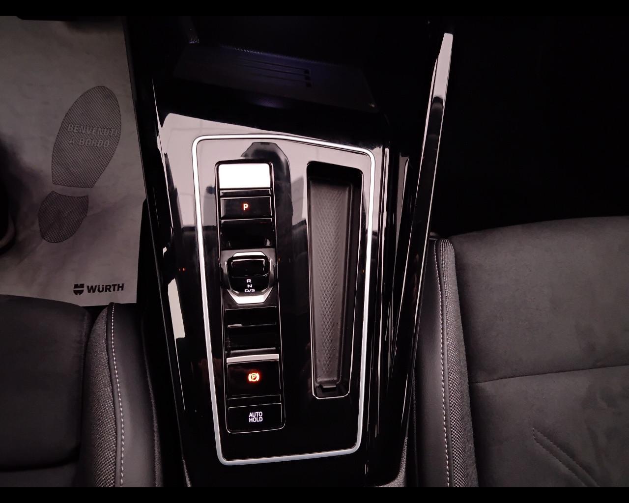 VOLKSWAGEN Golf VIII 2024 - Golf 2.0 tdi Style 150cv dsg