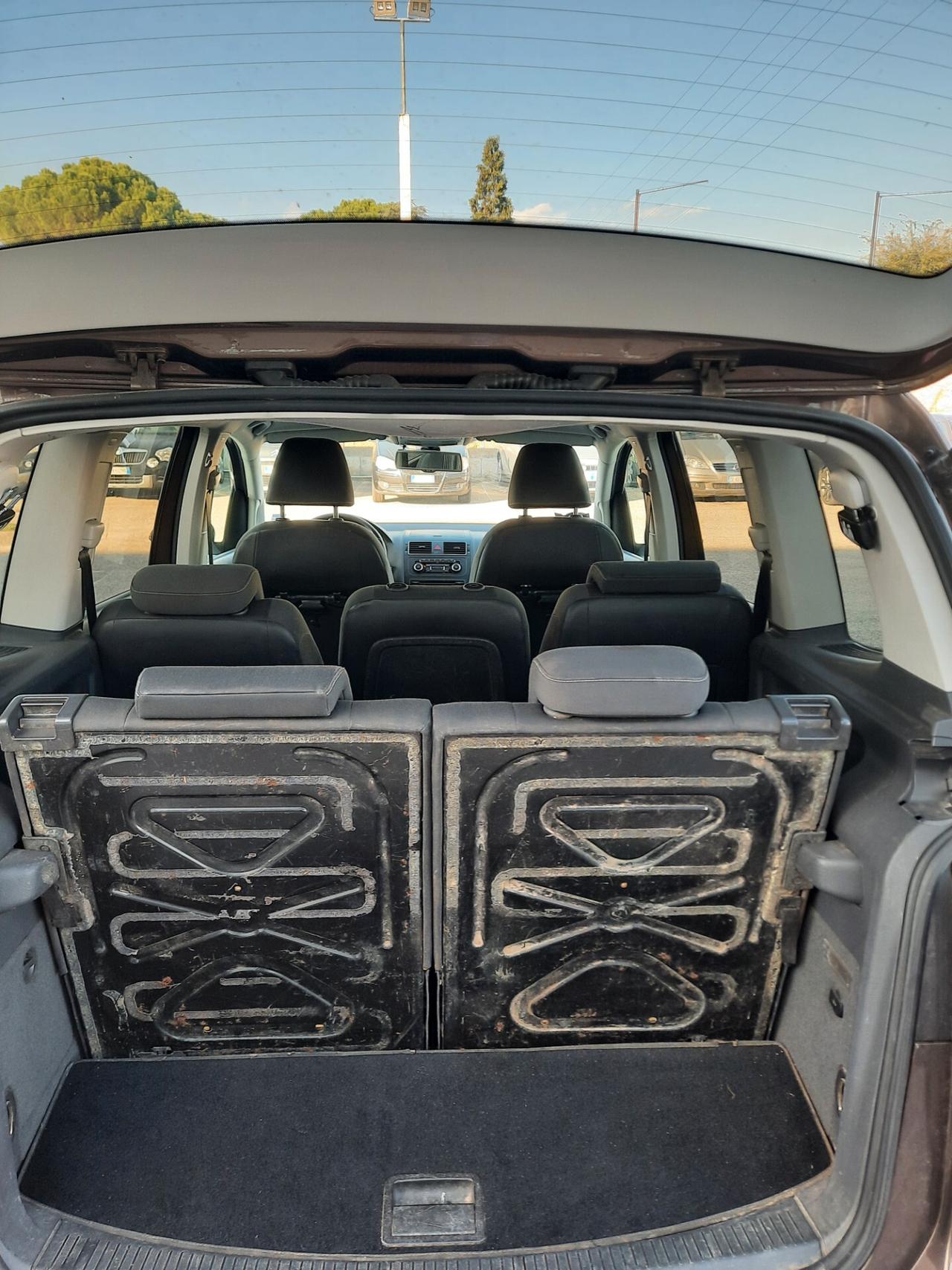 Volkswagen Touran 1.6 TDI Comfortline 7 POSTI