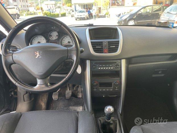 Peugeot 207 1.4 8V 75CV 5p. ONE Line