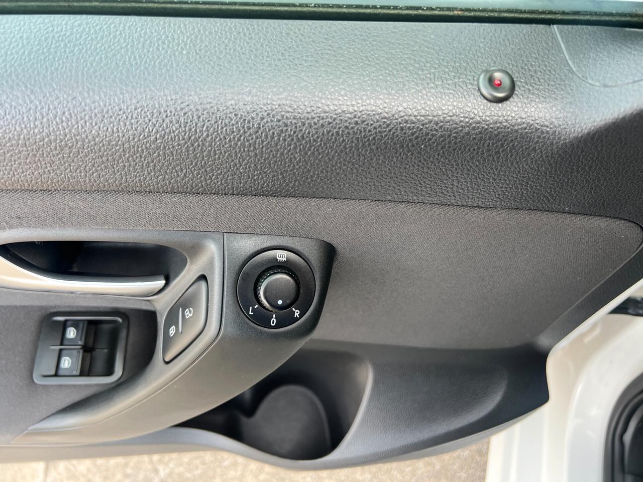 Volkswagen Polo 1.2 R-LINE/ GARANZIA