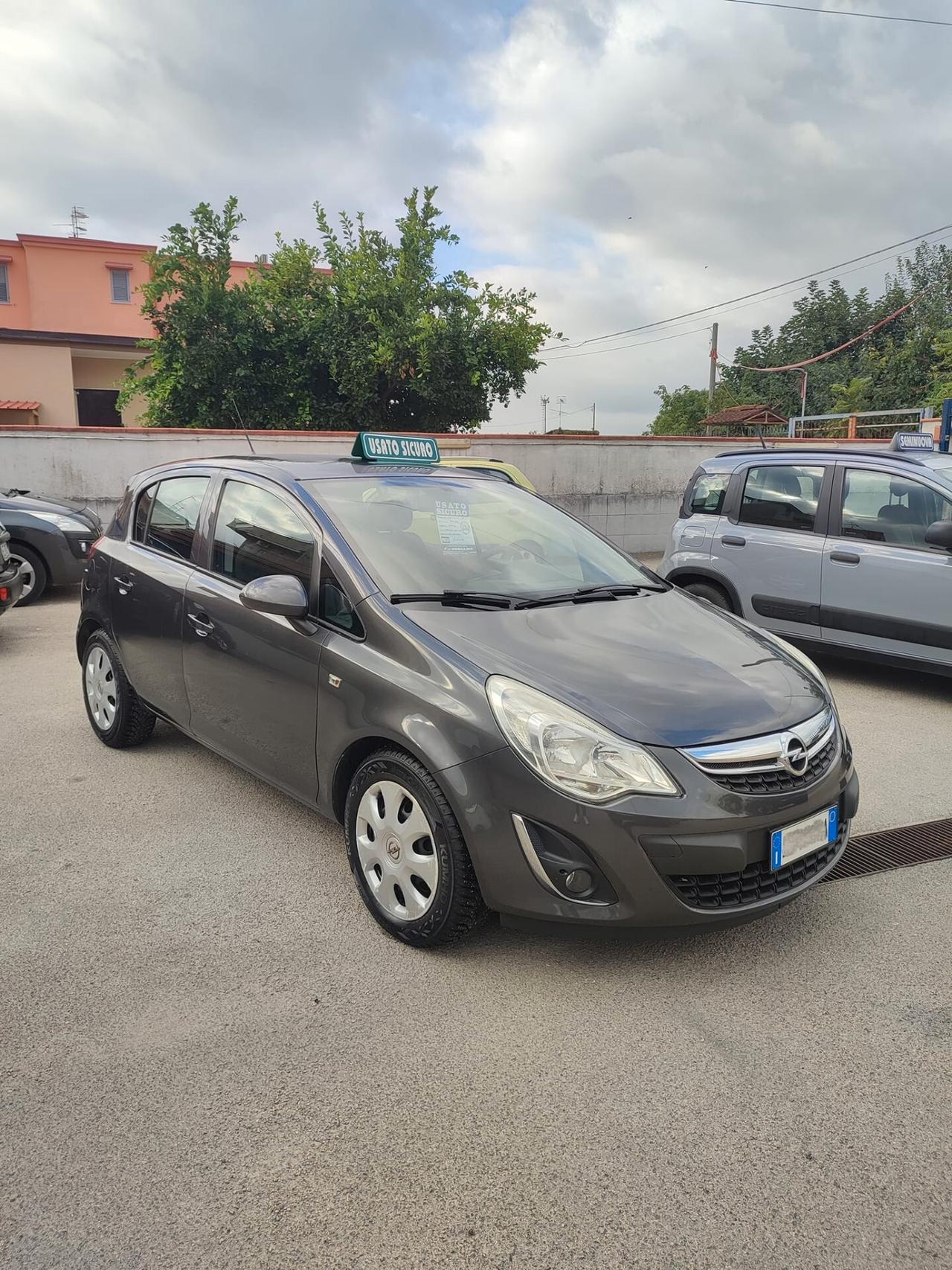 Opel Corsa 1.2 5 porte Club