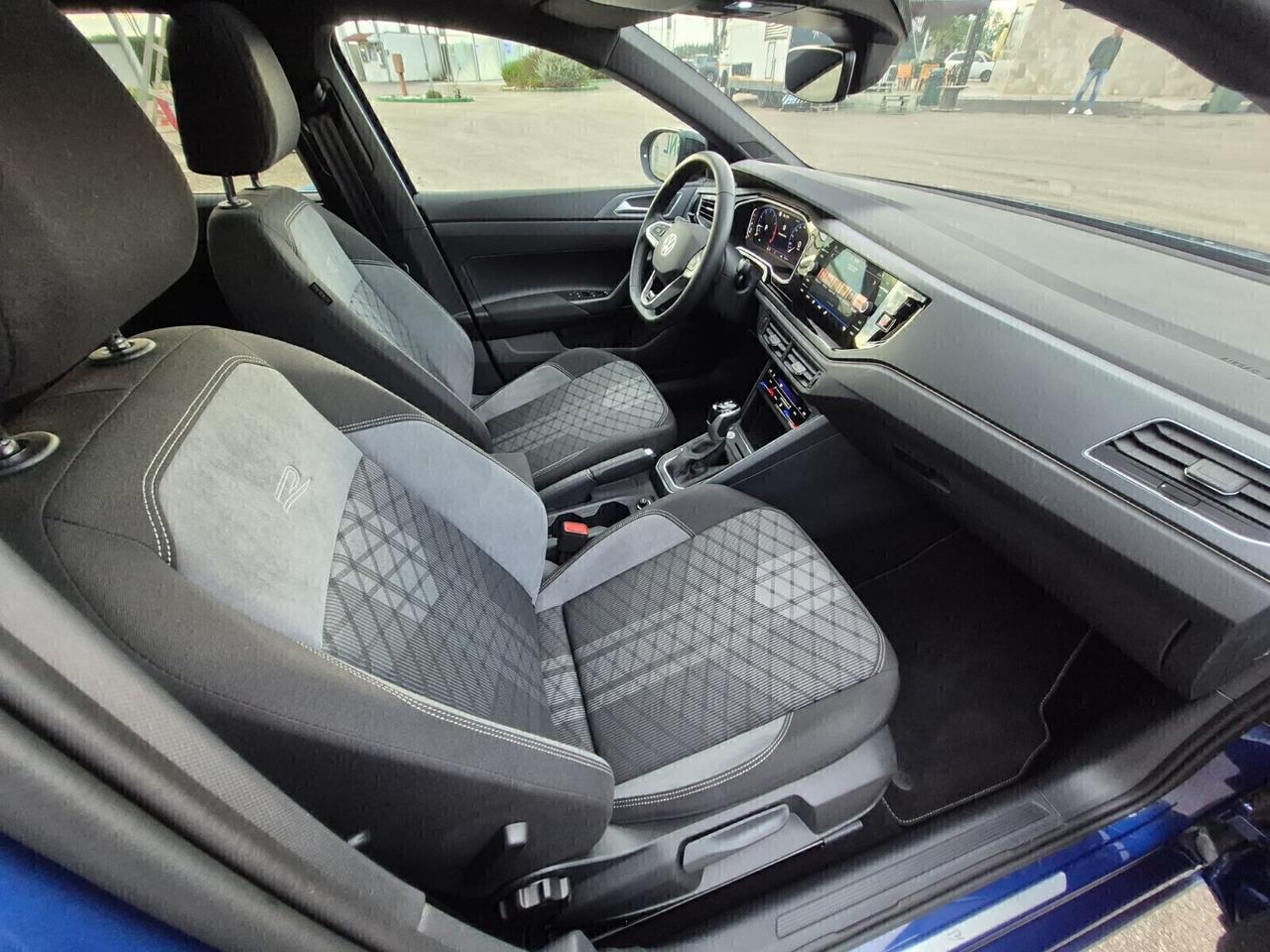 VOLKSWAGEN TAIGO 1000 BENZINA R-LINE 115 Cv CAMBIO AUTOMATICO-2025