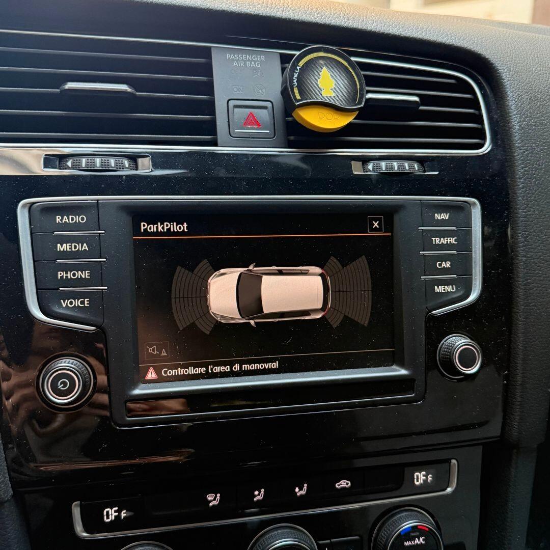 Volkswagen Golf 1.6 TDI 110cv allestimento R-Line