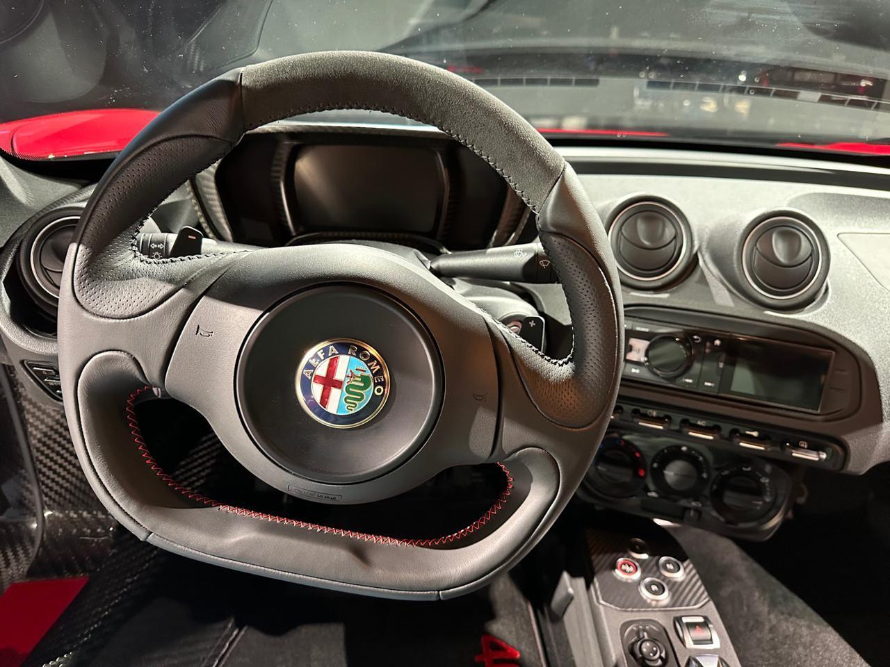 Alfa Romeo 4C Coupe 1750 tbi 240cv tct launche edition