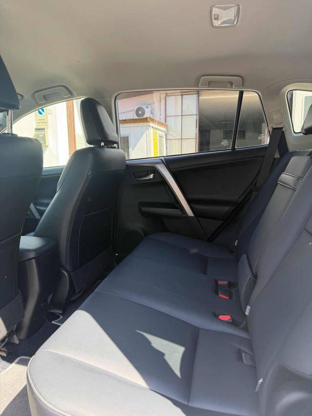TOYOTA RAV 4 MY23 RAV4 2.5 Hybrid 4WD Lounge