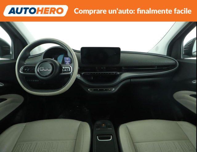 FIAT 500e 3+1 42 kWh La Prima