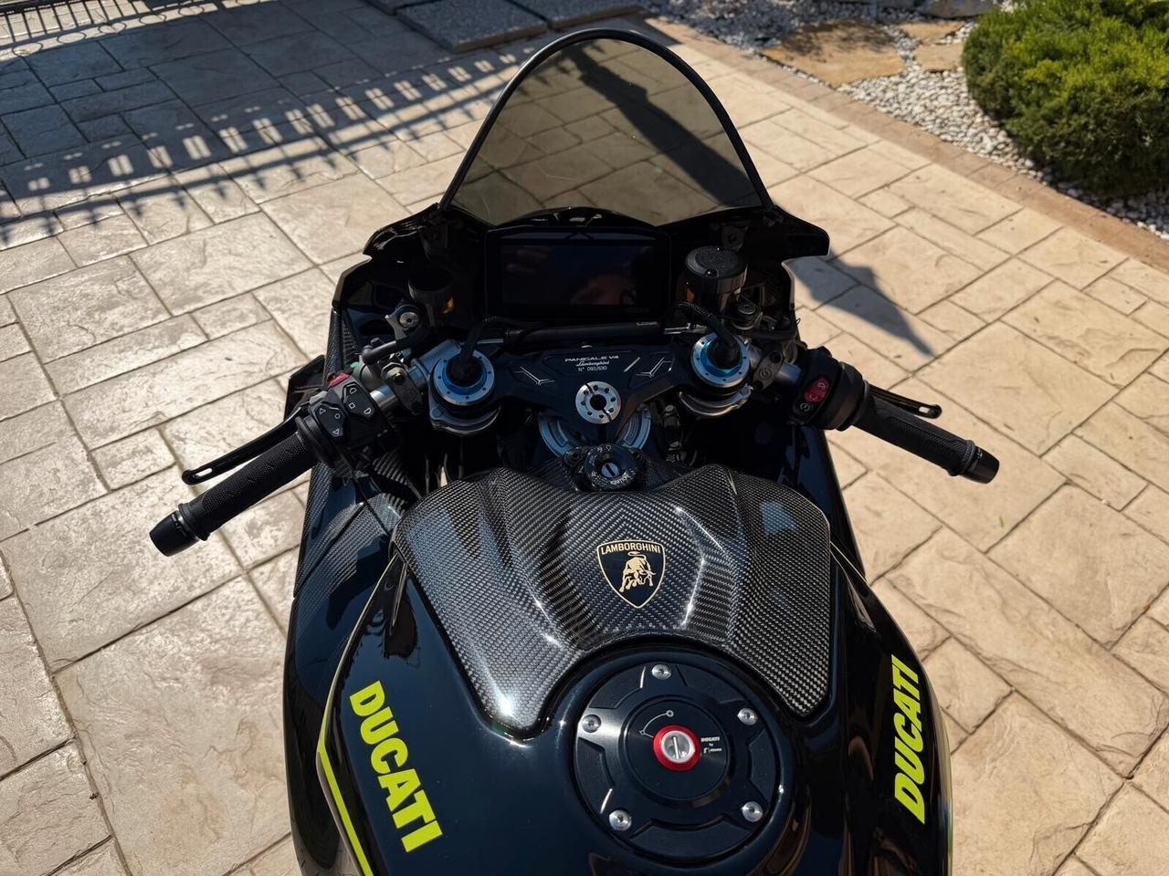 Ducati Panigale V4 Lamborghini 1 OF 630