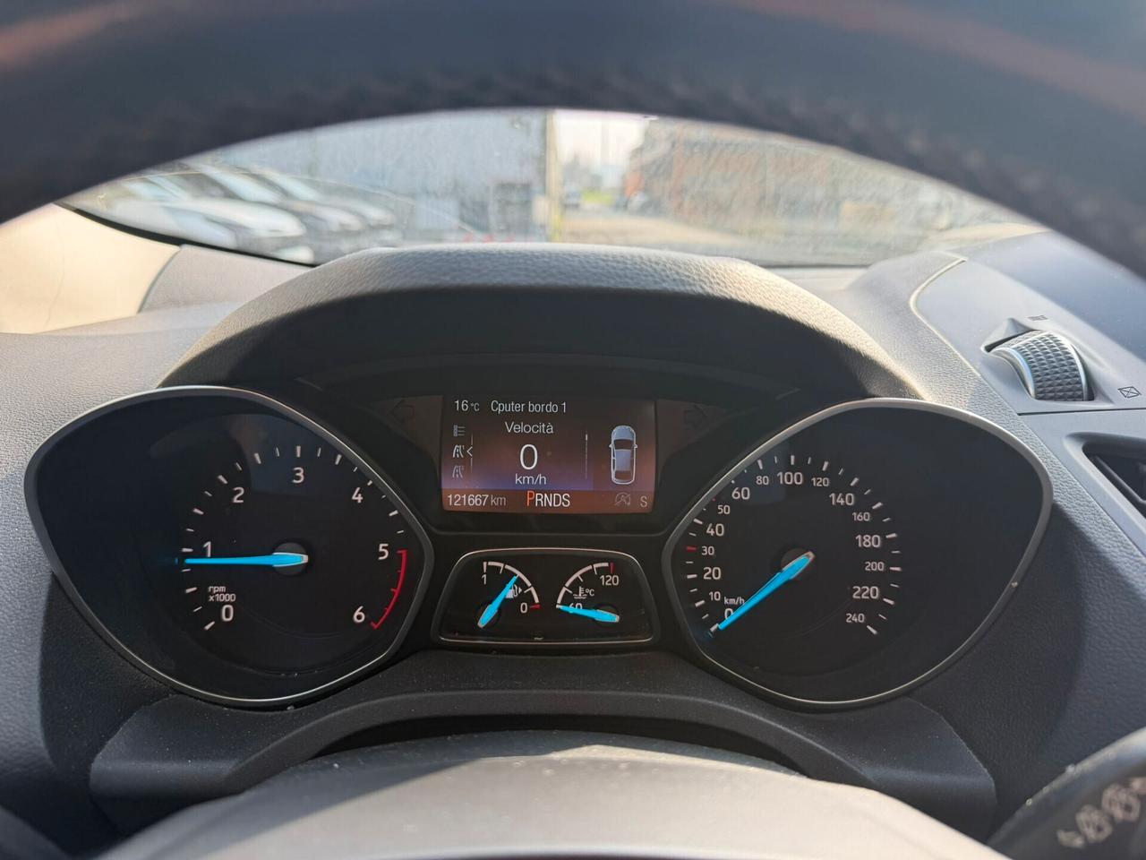 Ford Kuga 1.5 TDCI 120 CV S&S 2WD Powershift Titanium