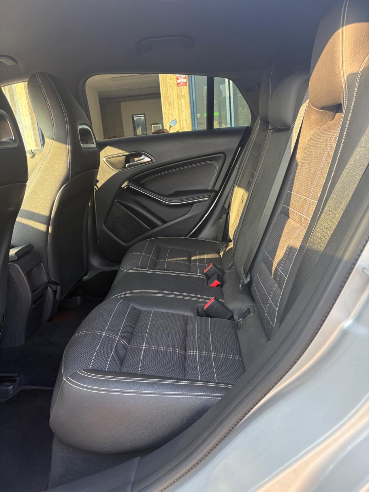 Mercedes-benz CLA 200 d Automatic Premium