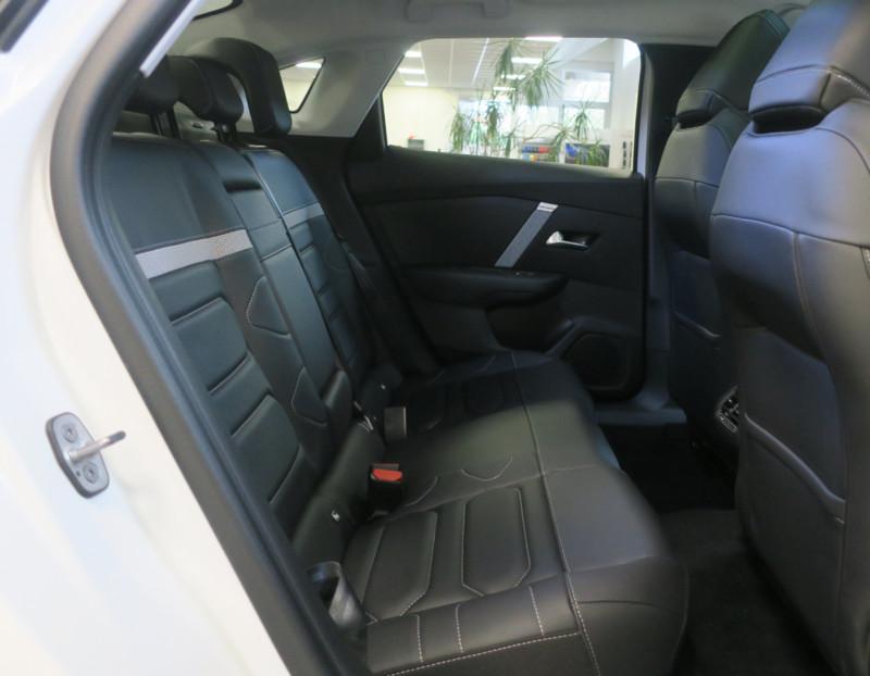 Citroën e-C4 X motore elettrico 100kW Shine