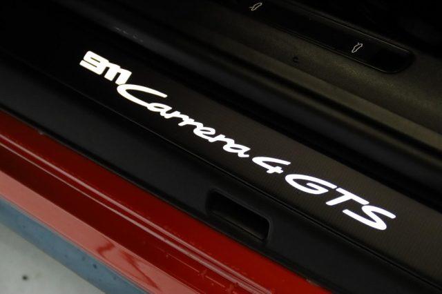 PORSCHE 911 992 Carrera 4 GTS Orange Lava