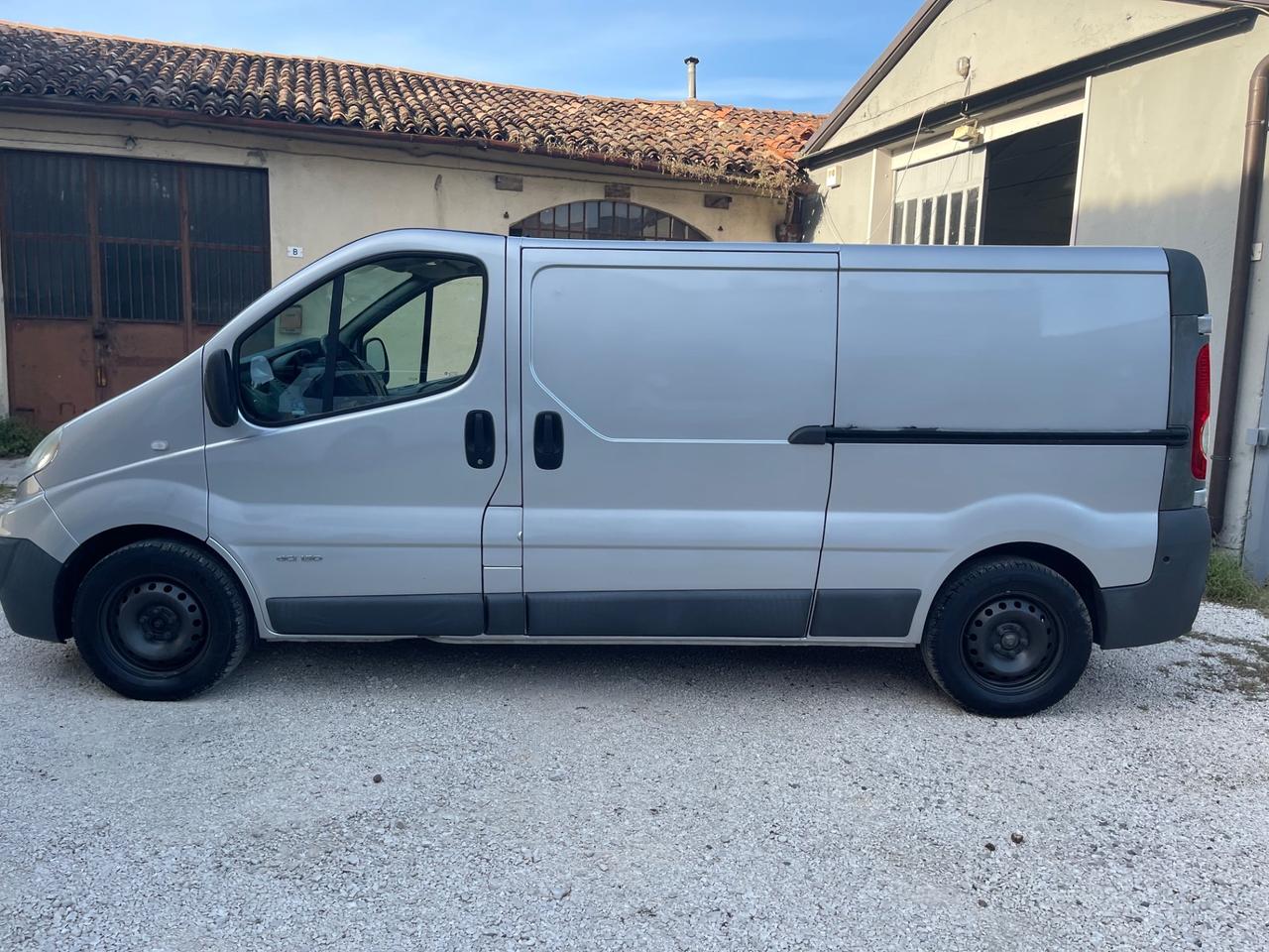 Renault Trafic T27 2.5 dCi/150 PC-TN Furgone DPF