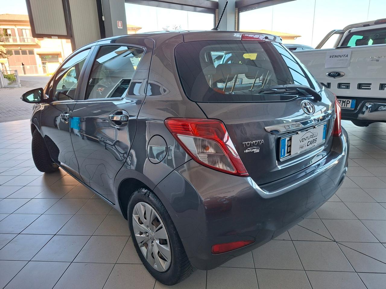 Toyota Yaris 1.0 5 porte Active
