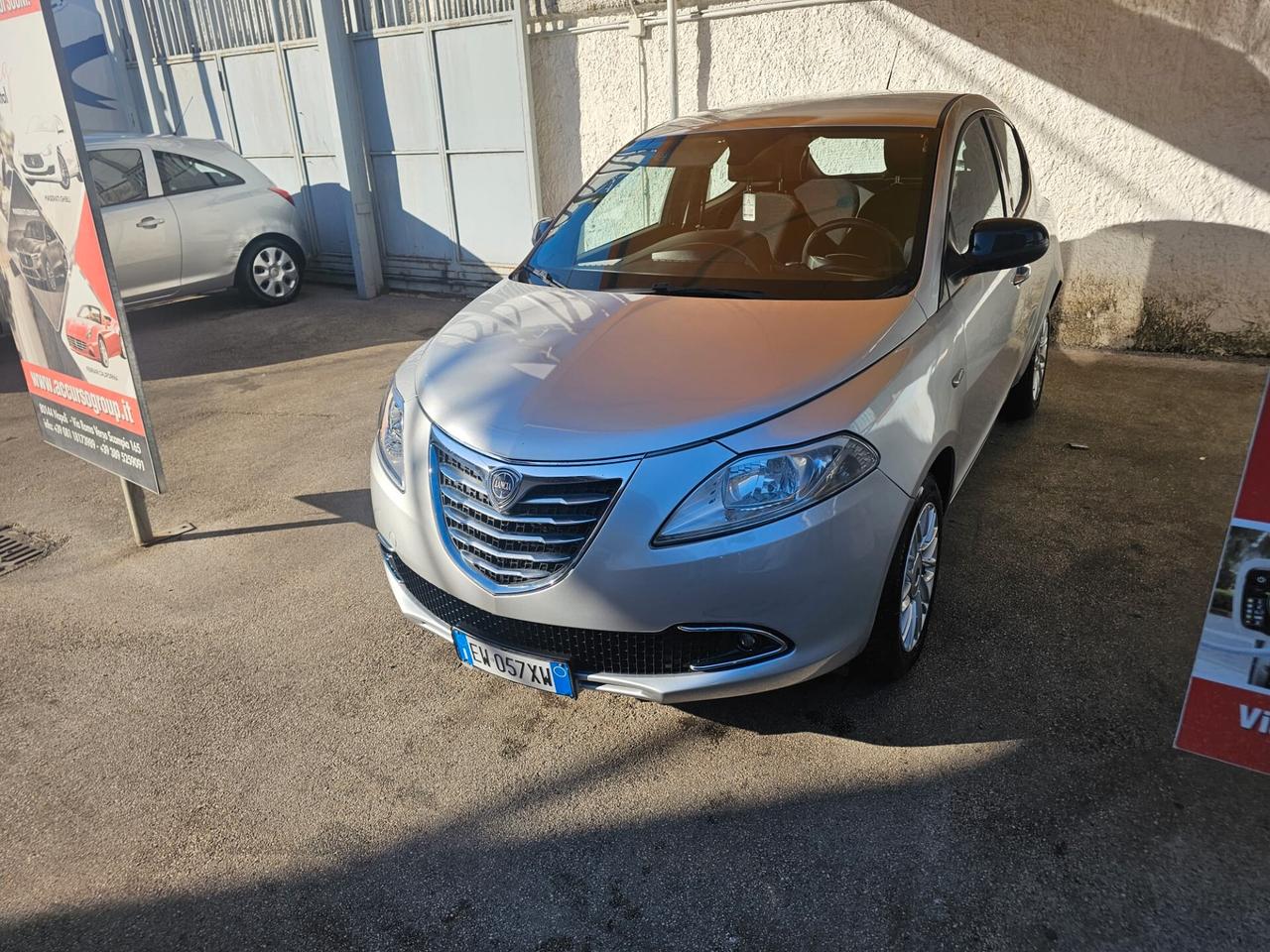 Lancia Ypsilon 0.9 TwinAir 85 CV 5 porte Metano Ecochic Gold