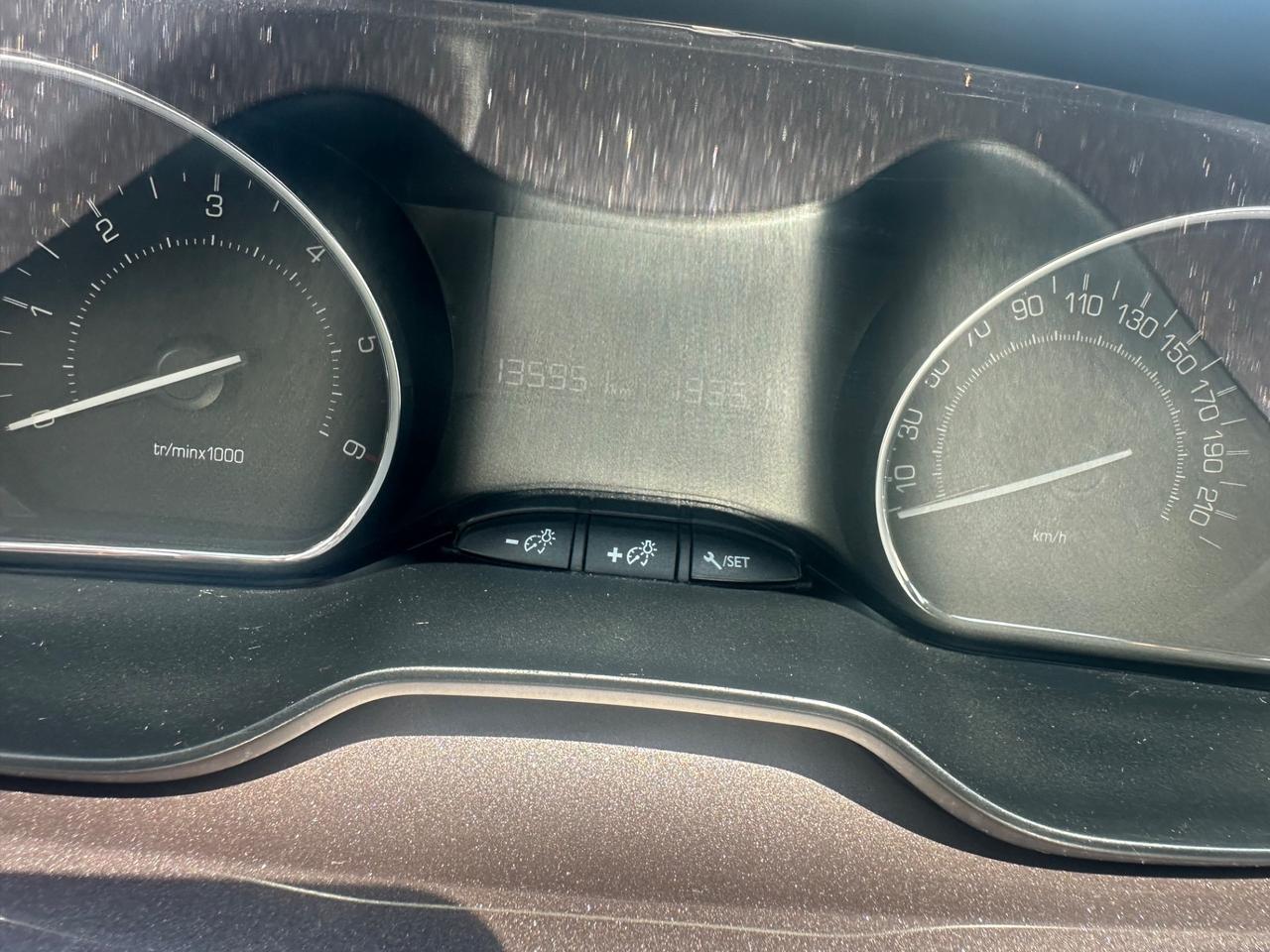 Peugeot 2008 1.4 HDi 68CV Active