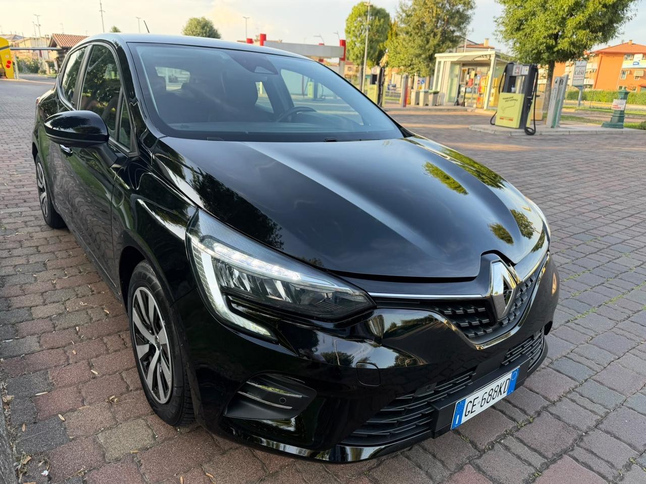 Renault Clio Full Hybrid E-Tech 140 CV 5 porte Initiale Paris