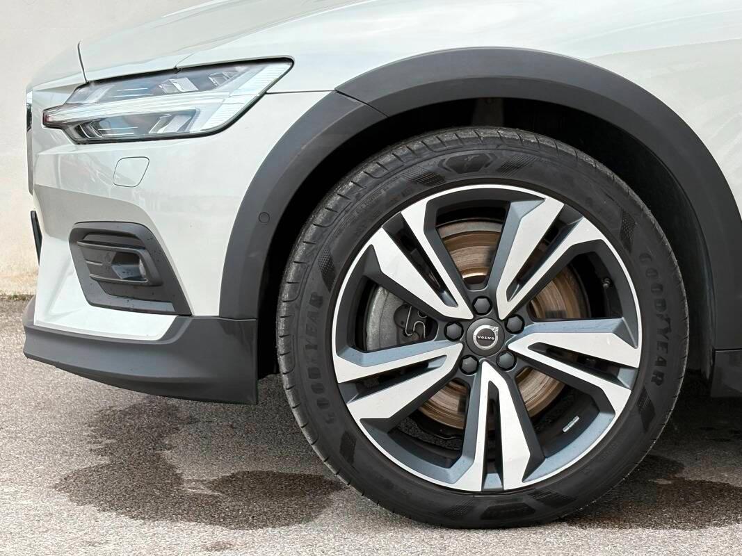 Volvo V60 V60 c.country 2.0 D4 Pro awd geartronic