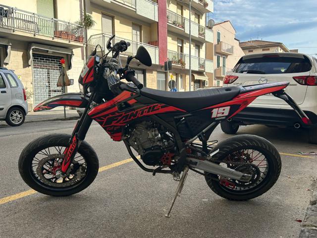 FANTIC MOTOR 125 Motard Casa Casa
