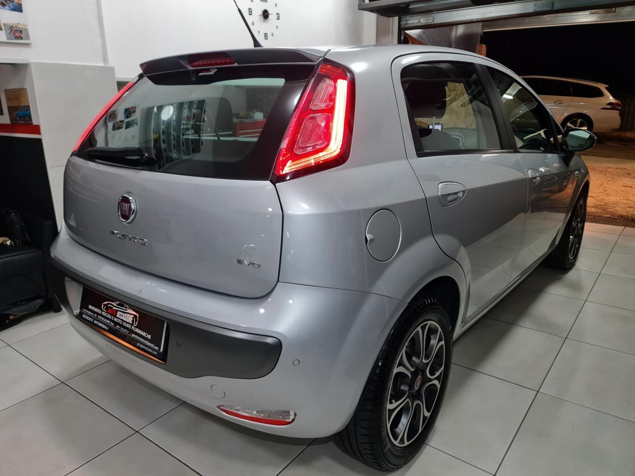 Fiat Punto Evo 1.6 Mjt DPF*Navigat.*Pelle*Cruise*PDC