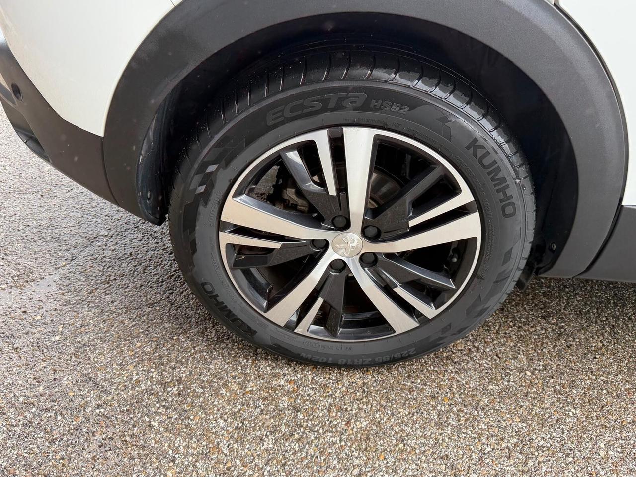 PEUGEOT 3008 1.6 BLUEHDI 120CV OK NEOPATENTATO NAVI CAM ANNO 2017