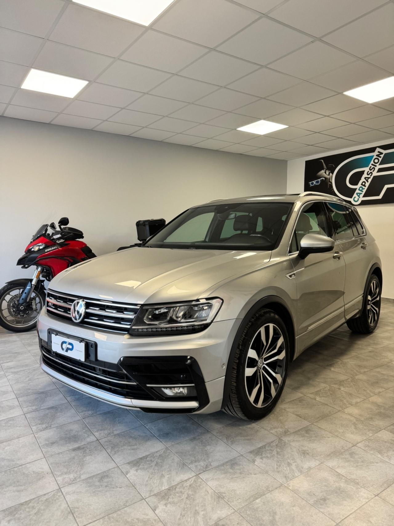 Volkswagen Tiguan R line 2.0 TDI SCR DSG BlueMotion Technology Tetto panoramico