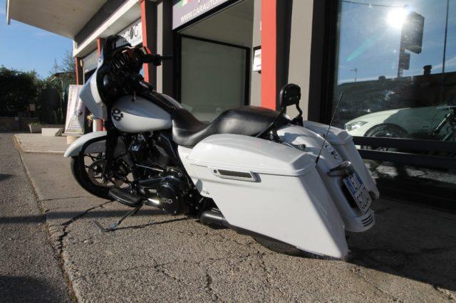HARLEY-DAVIDSON FLHX Street Glide CRUISER