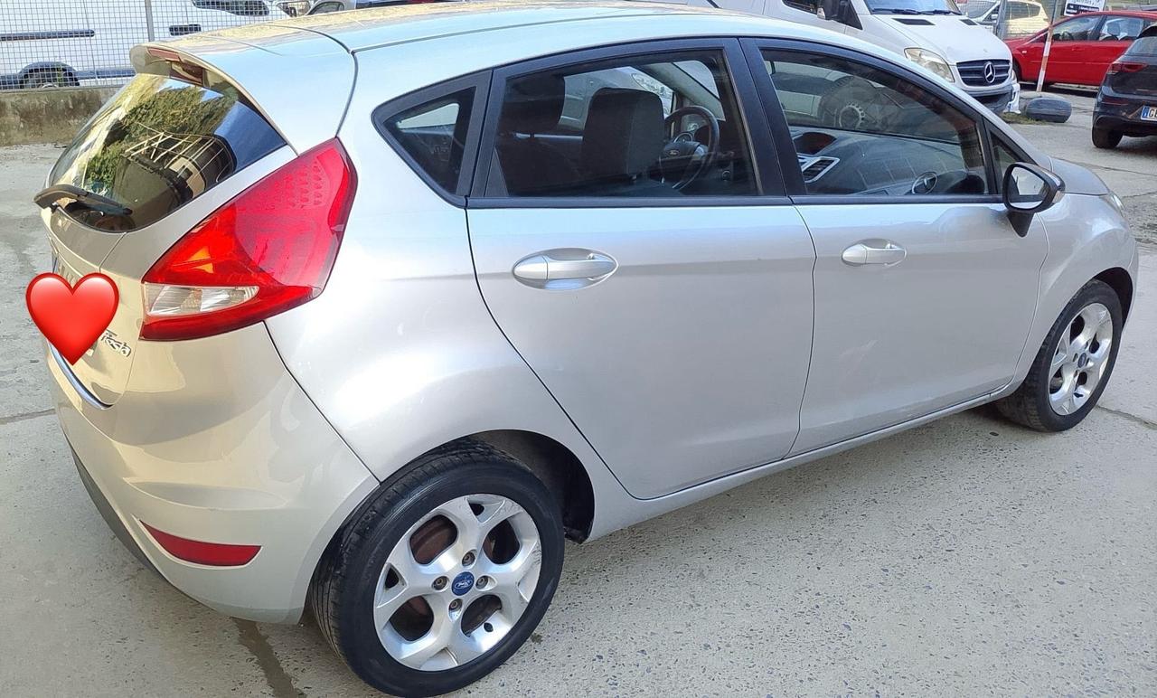Ford Fiesta 1.4 16V 5p. Bz.- GPL Titanium Bs. 2012