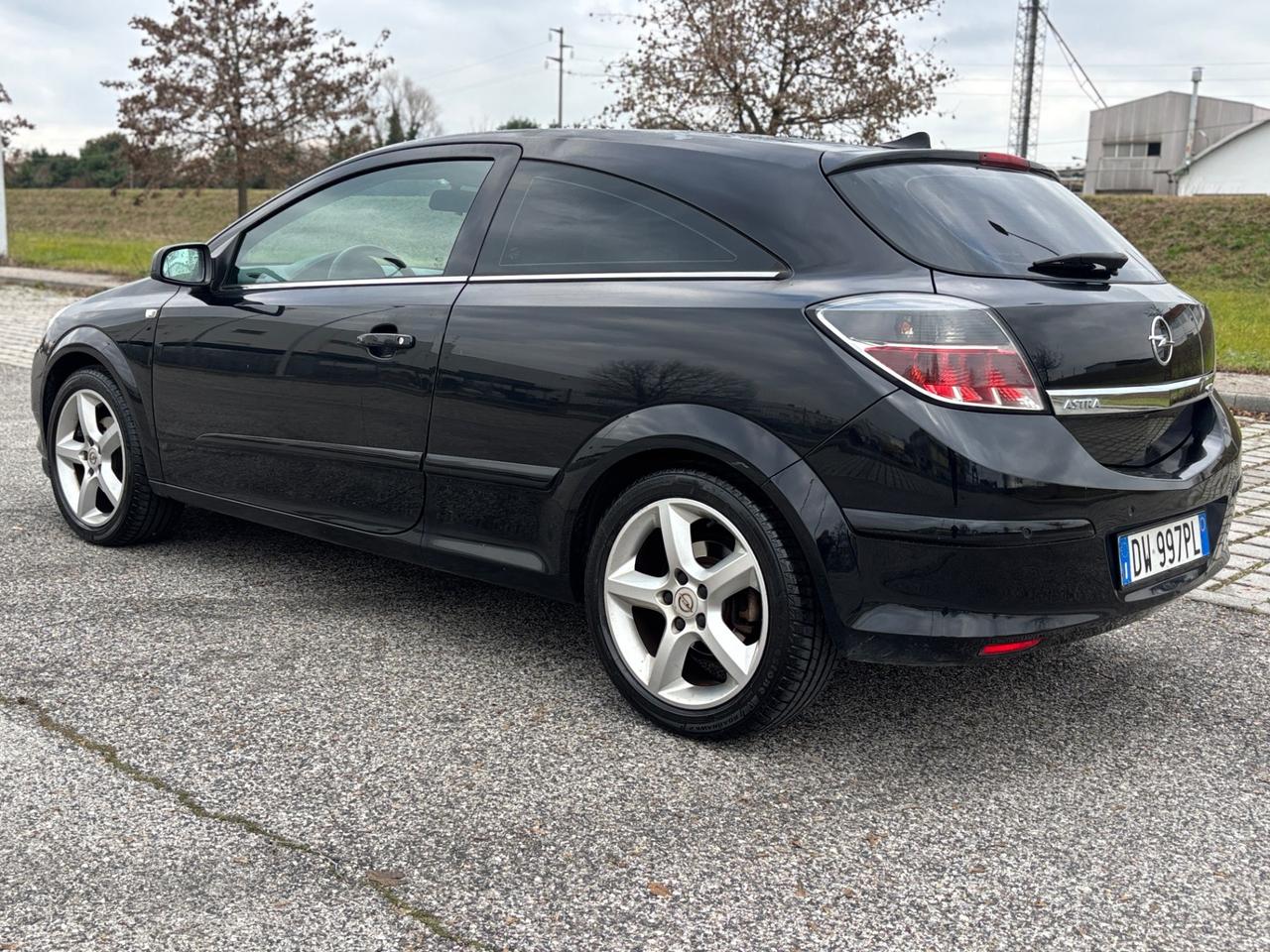 Opel Astra GTC 1.6 16V VVT 3 porte Enjoy