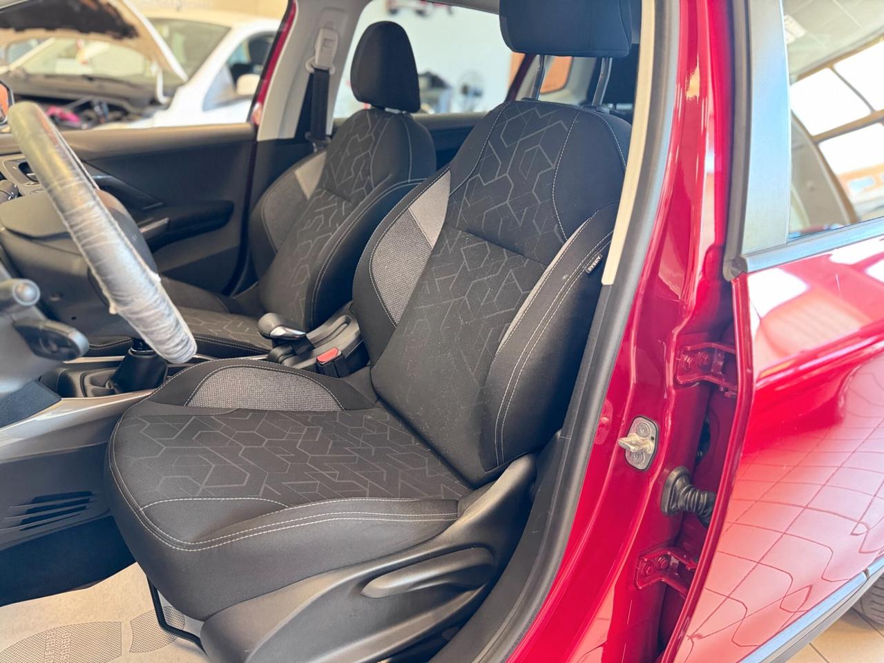 Peugeot 2008 BlueHDi 100 Allure