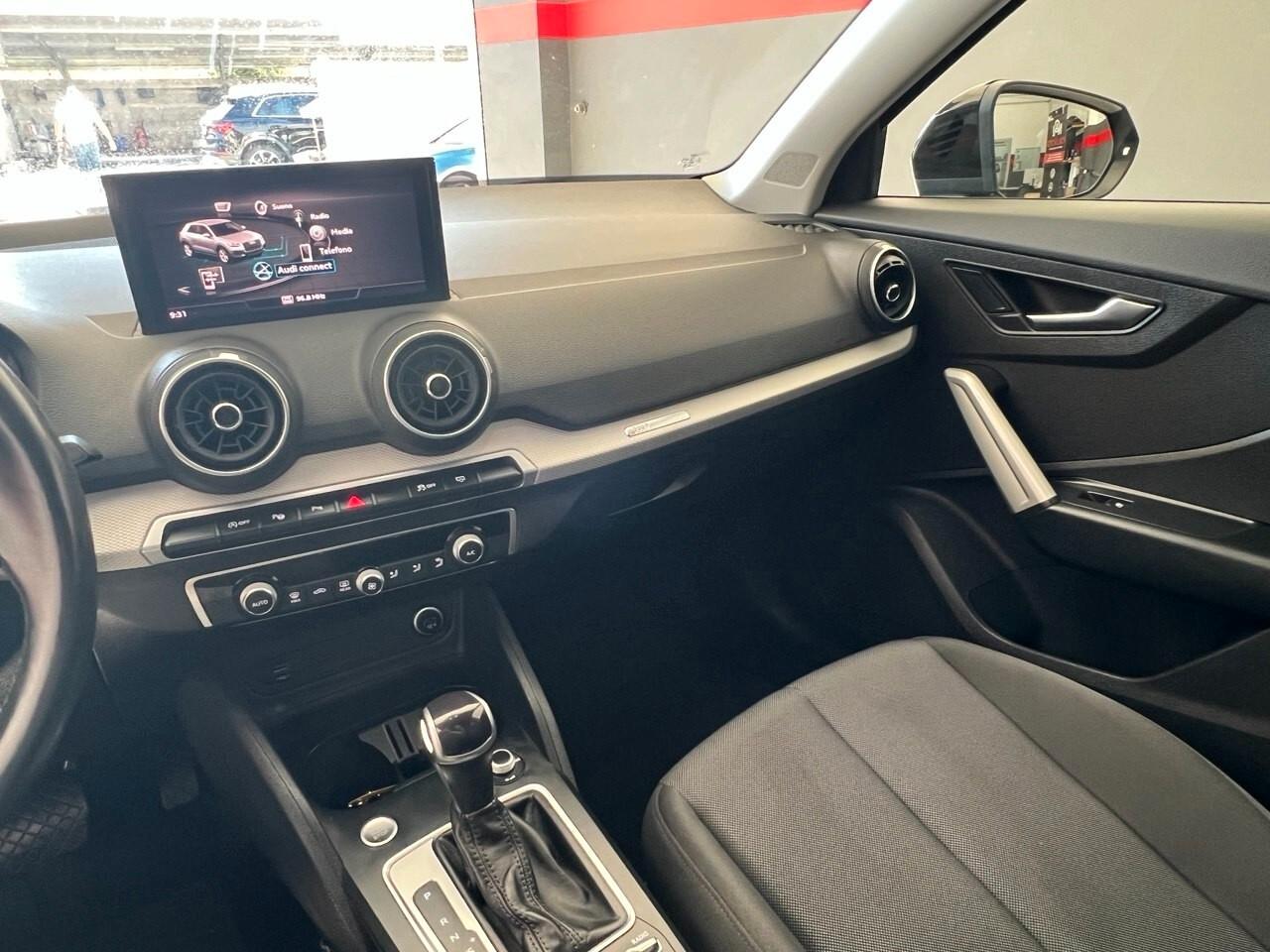Audi Q2 30 TDI S tronic Identity Black