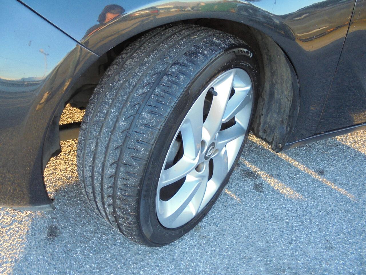 Opel Adam 1.4 87 CV tec GPL