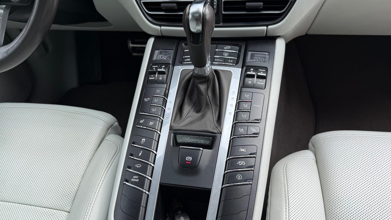 Porsche Macan 2.0 245cv. IPER FULL