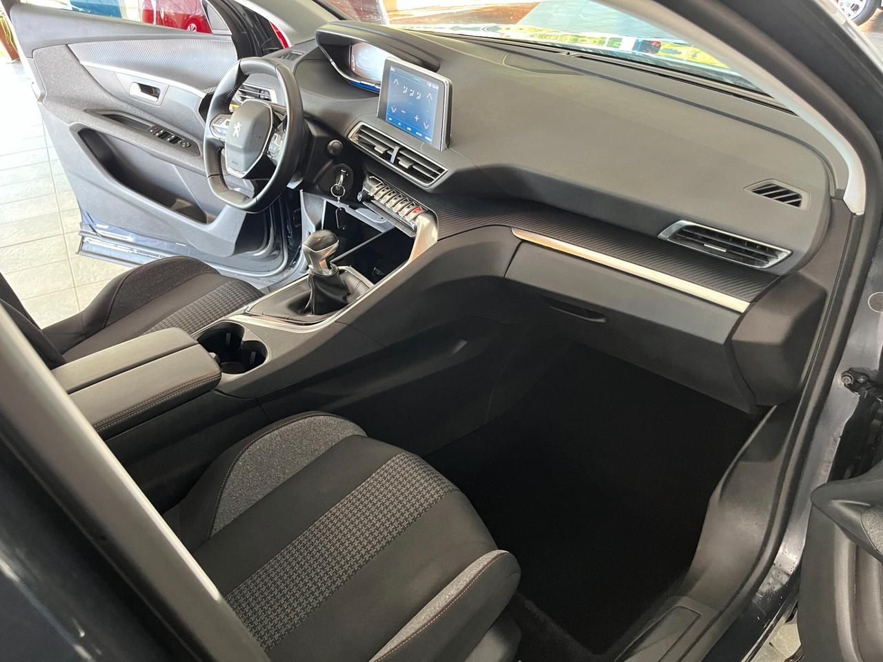 Peugeot 3008 BlueHDi 130 S&S Active