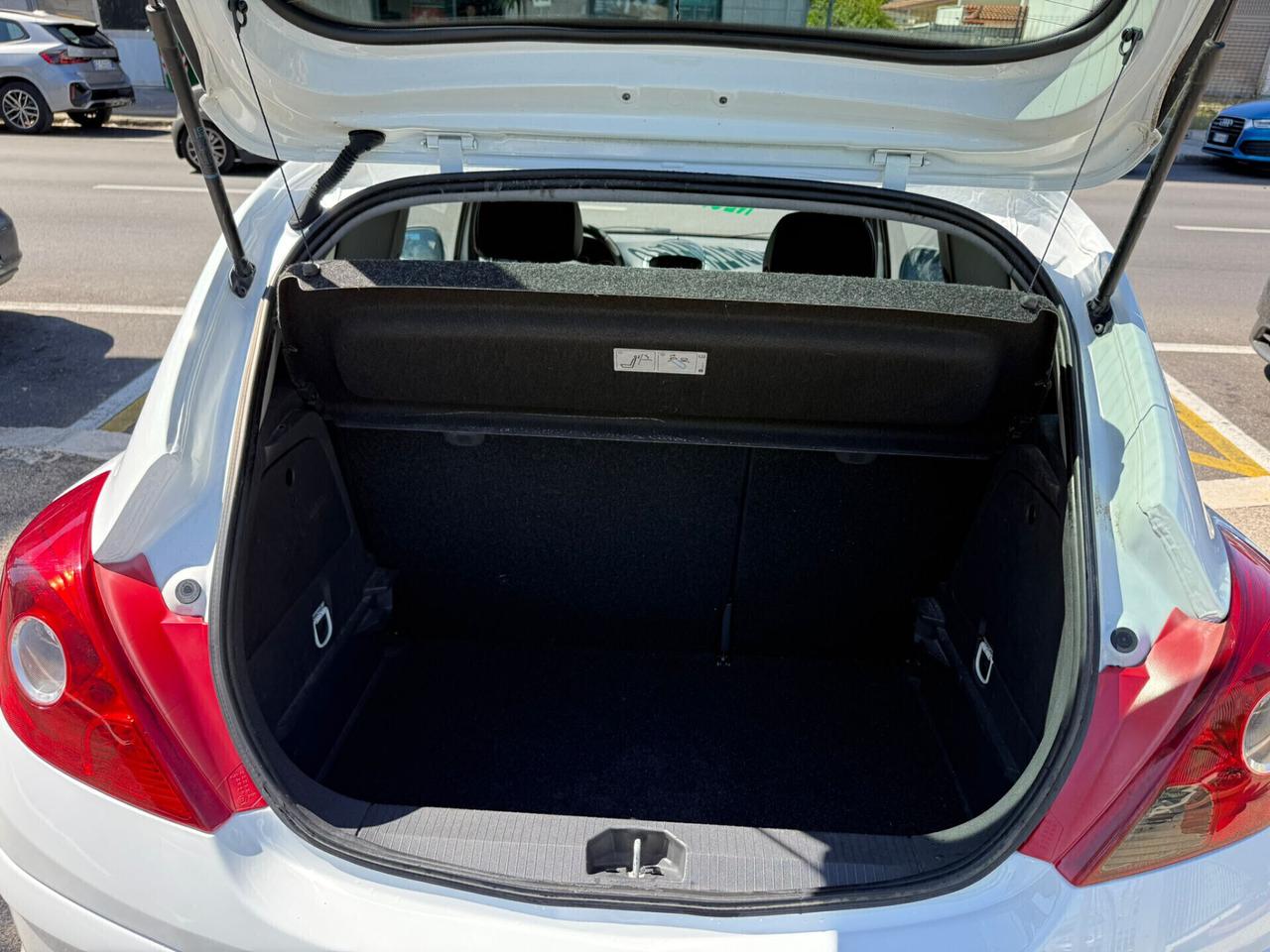 Opel Corsa 1.2 85CV 3 porte GPL-TECH Ecotec - ANNO 2012 - GPL CASA MADRE