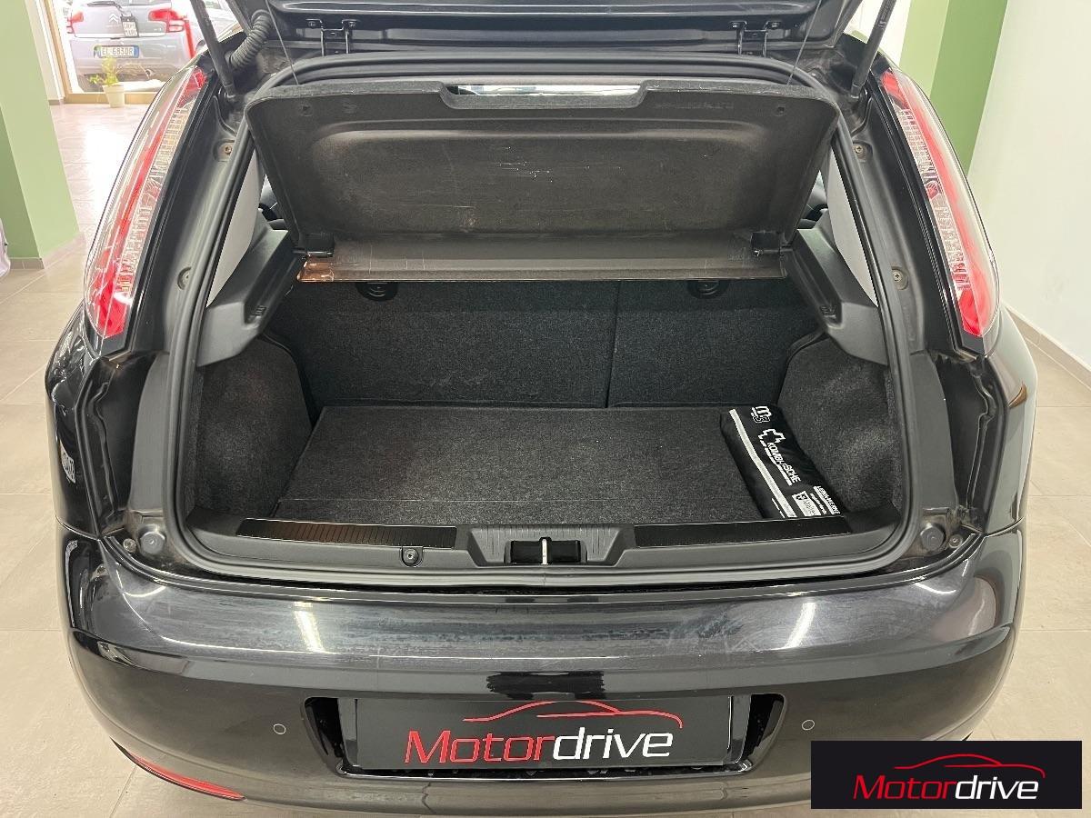 FIAT - Punto - 1.4 8V 5p. Natural Power Street