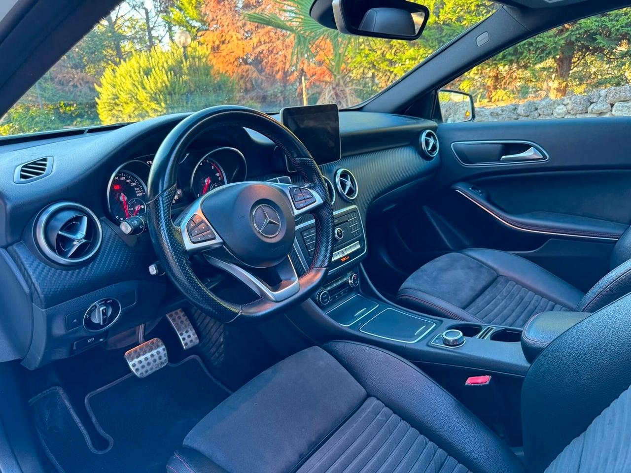 Mercedes-benz A 200 d Automatic Premium AMG TETTO PANORAMICO 2018