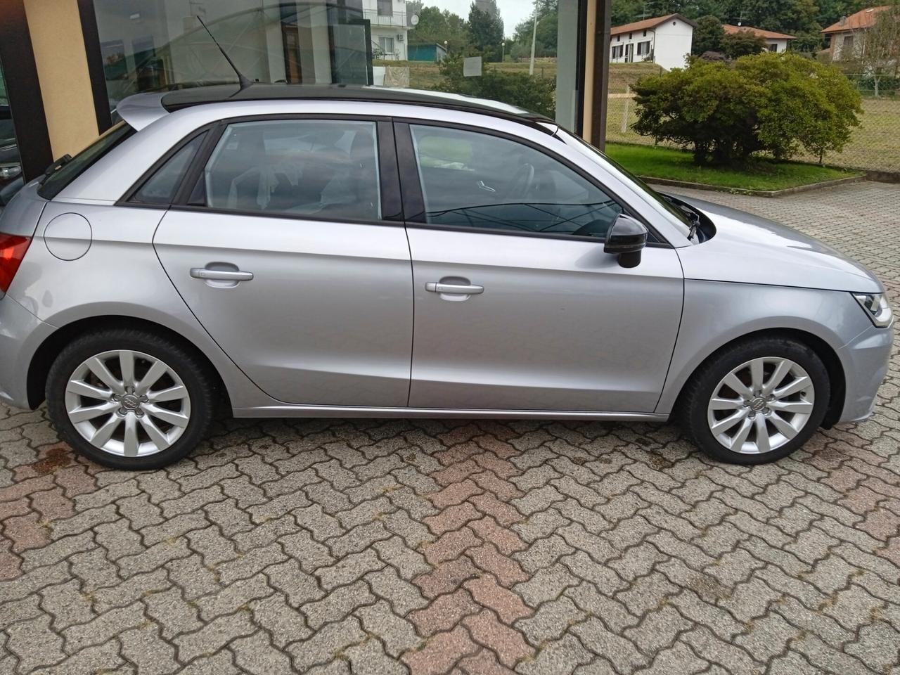 Audi A1 ULTRA DESIGN SENS PARK POSTERIORI VOLANTE MULTIFUNZIONI SEDILI RISCALDATI PER NEO PATENTATI