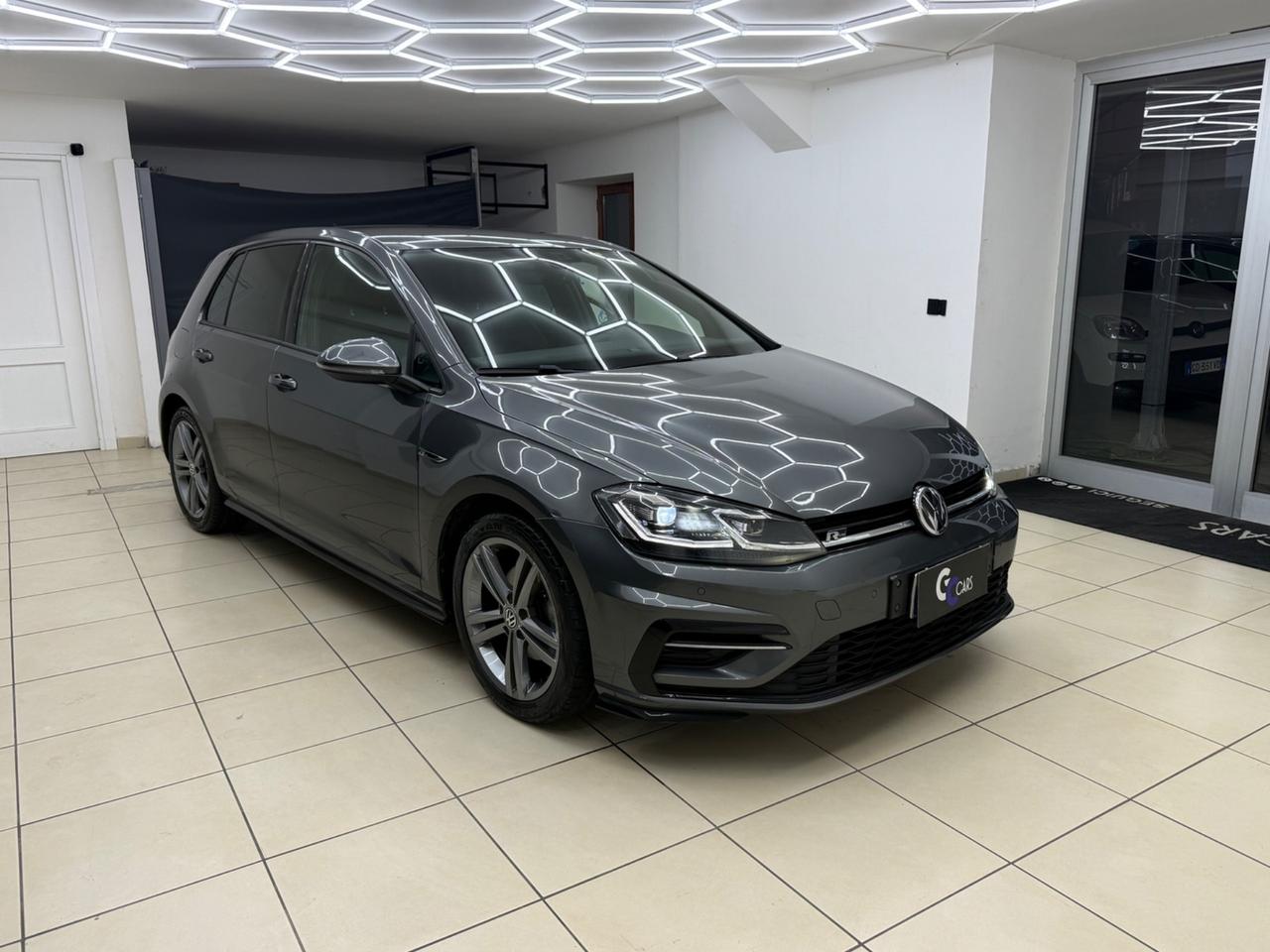 Volkswagen Golf 1.6 TDI 116CV R-LINE DSG FULL LED IPERFULL