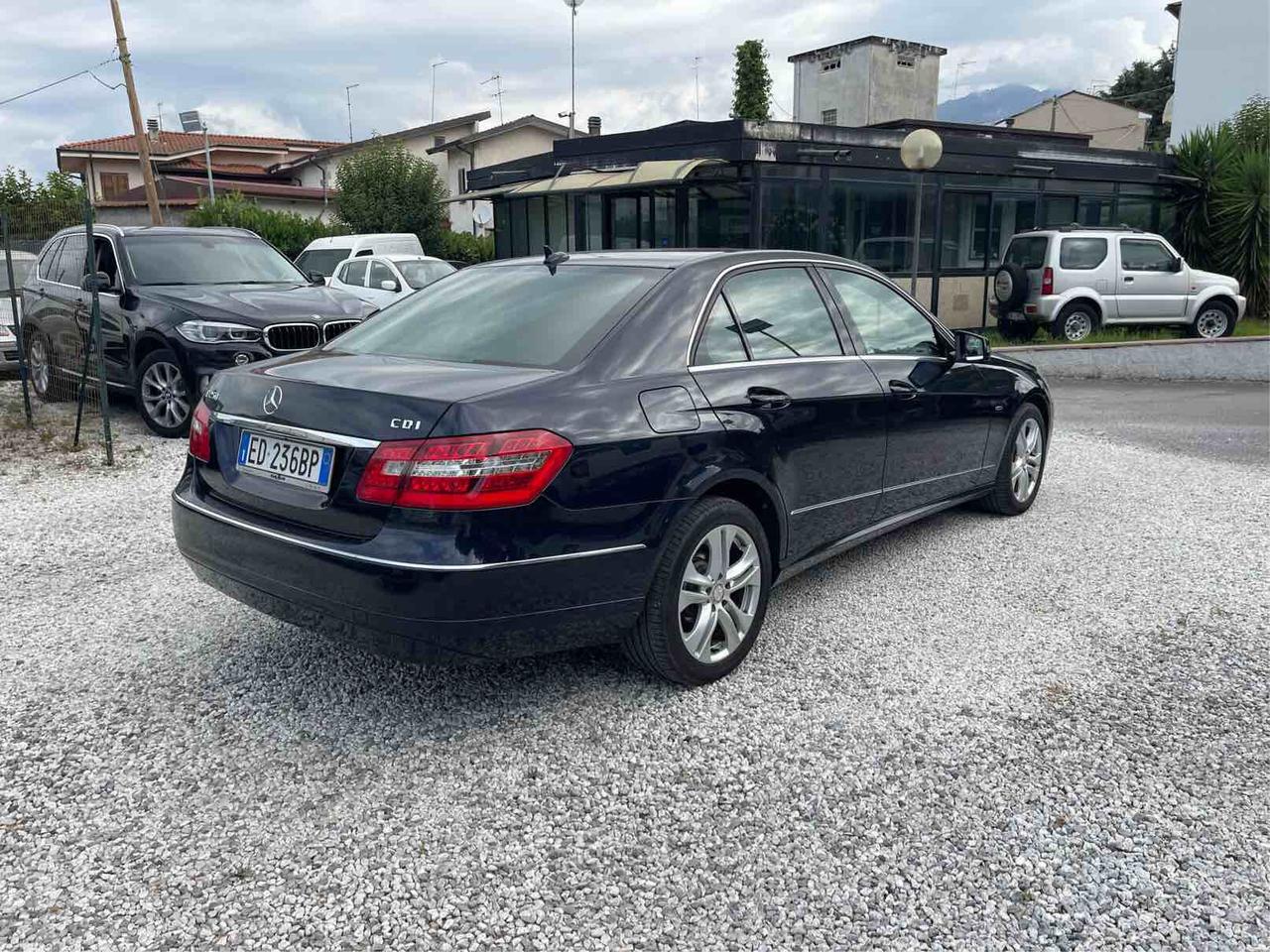 MERCEDES BENZ E 250 - AUTOMATICA - BLUE EFFICIENCY - AVANTGARDE - EX AUTO BLU