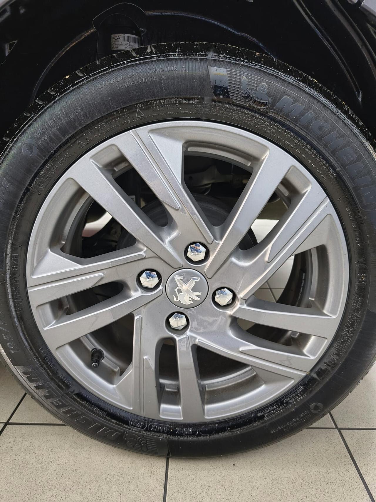 Peugeot 208 PureTech 75 Stop&Start 5 porte Active