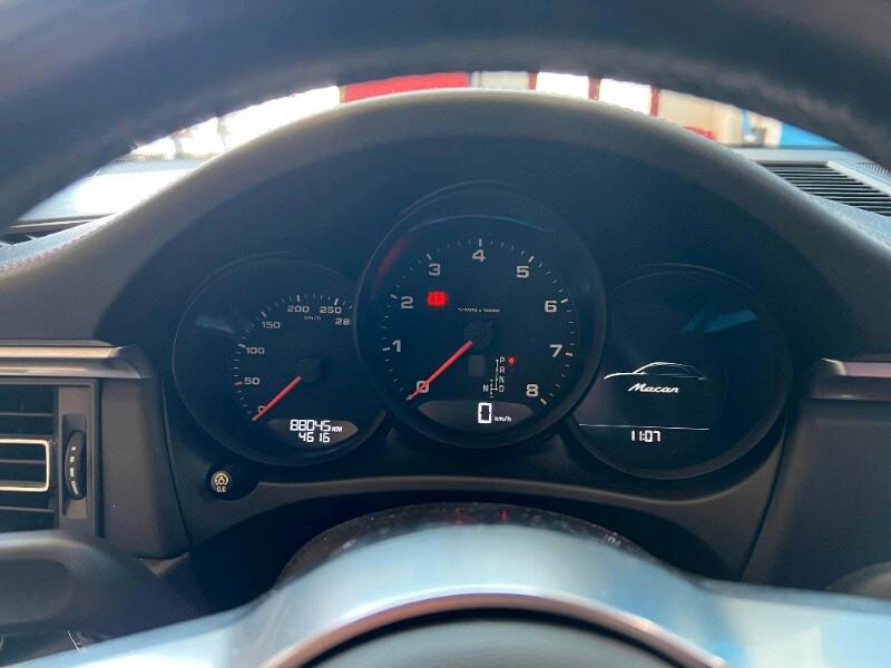 PORSCHE Macan 2.0