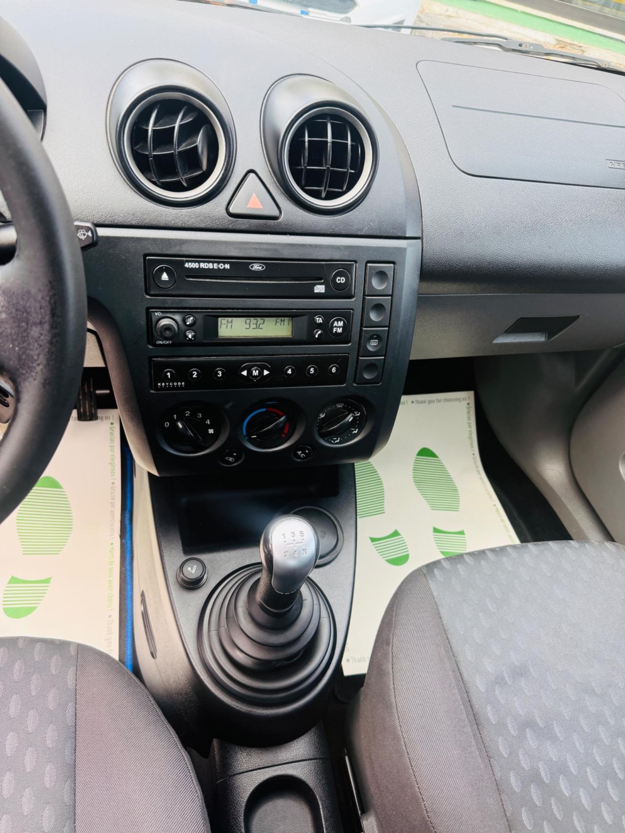 Ford Fiesta 1.4 16V 5p. Ghia