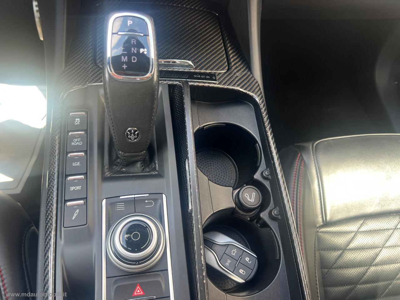 MASERATI Levante V6 AWD Gransport 350CV TETTO 20 CAMERA 360