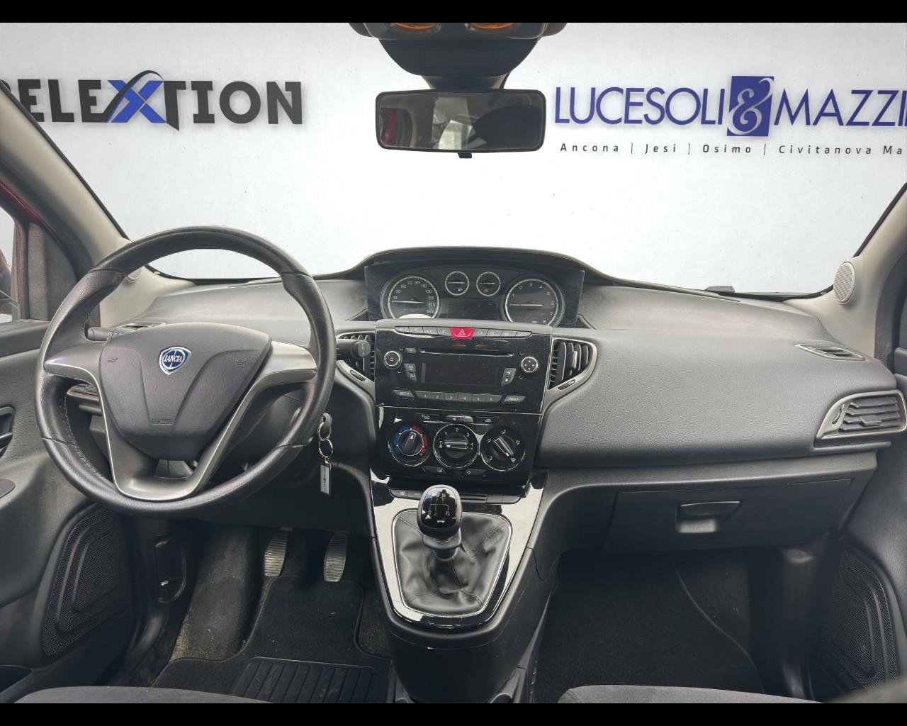 LANCIA Ypsilon 3ª serie - Ypsilon 0.9 TwinAir 85 CV 5 porte S&S Gold